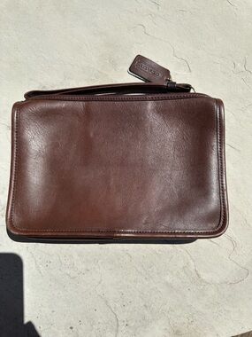 NWT, Mahogany 90s Vintage Coach Zip Top Carry All Leather Clutch 9972